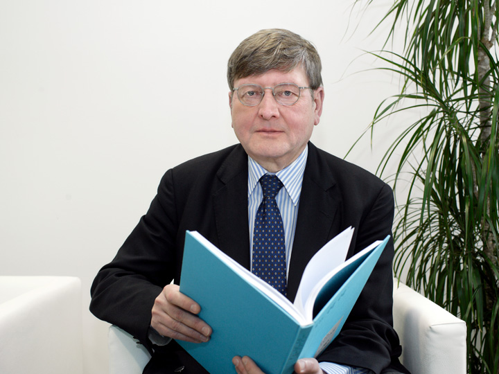 Prof. Dr. Georg Stingl, Scientist